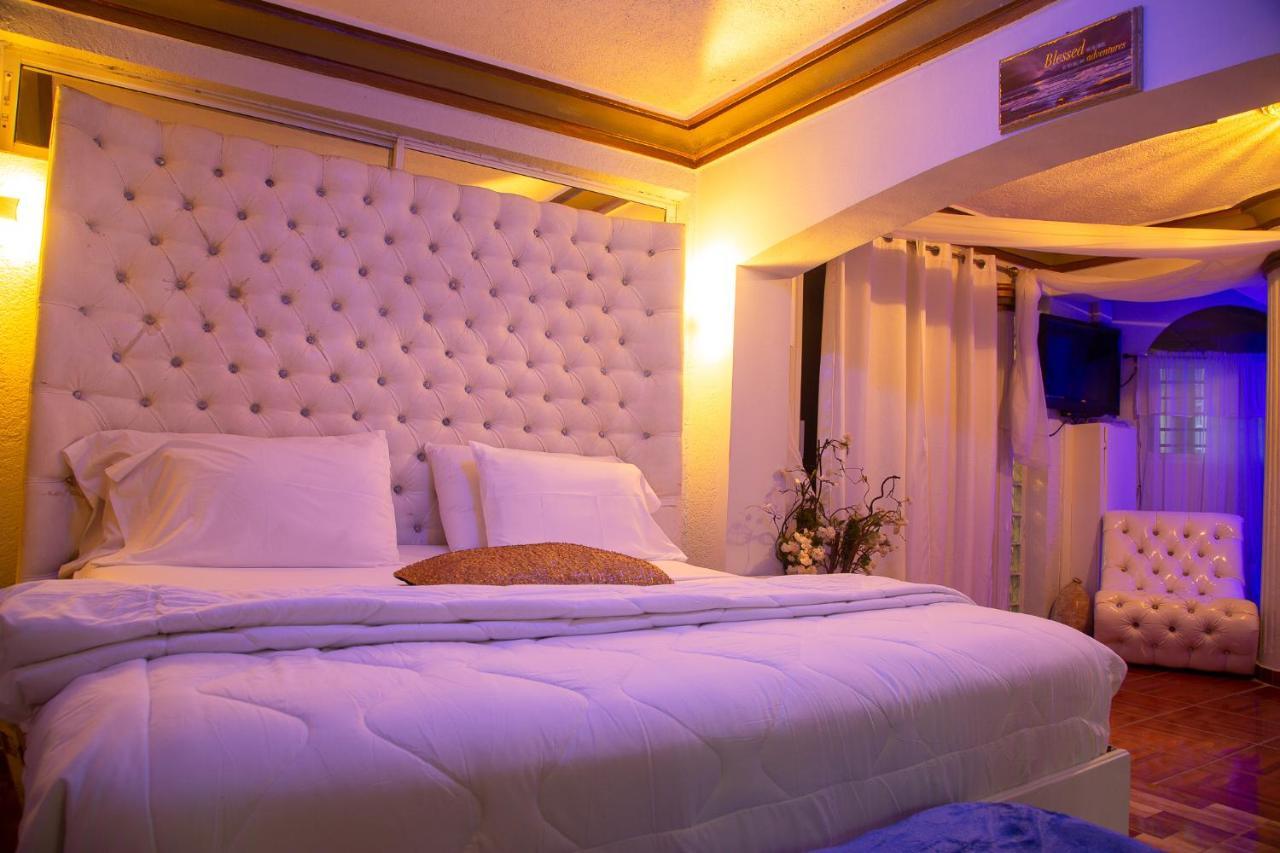 LExtase Hotel Delmas, Haiti