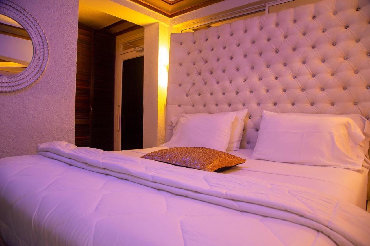 LExtase Hotel Delmas, Haiti